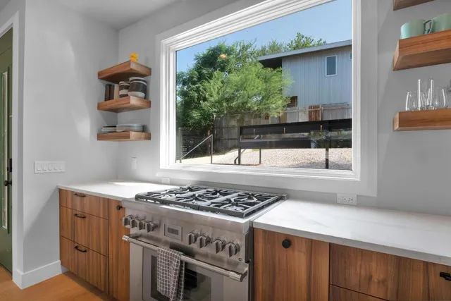 $2,095,000 | 1914 East 8th Street, Austin, TX 78702