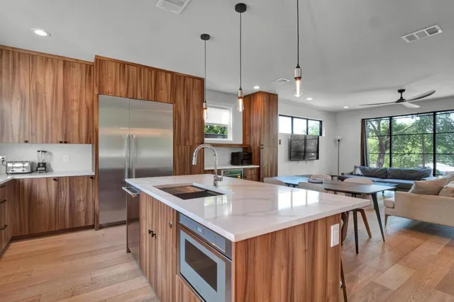 $2,095,000 | 1914 East 8th Street, Austin, TX 78702