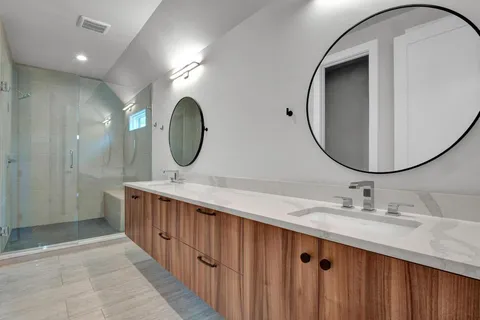 $2,095,000 | 1914 East 8th Street, Austin, TX 78702