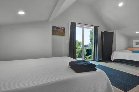 $2,095,000 | 1914 East 8th Street, Austin, TX 78702