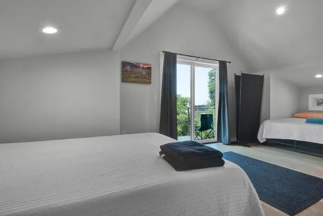 $2,095,000 | 1914 East 8th Street, Austin, TX 78702