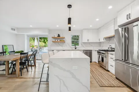 $2,295,000 | 6 Atterbury Road, Southampton, NY 11968