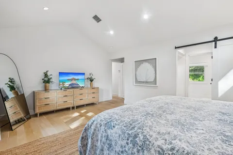 $2,295,000 | 6 Atterbury Road, Southampton, NY 11968