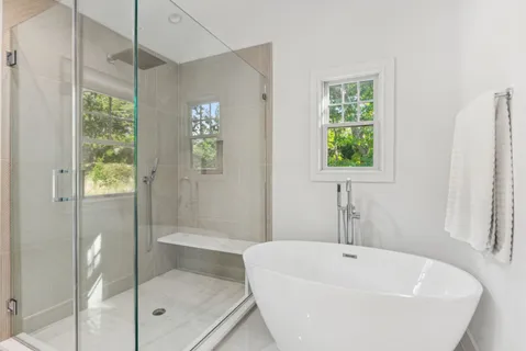 $2,295,000 | 6 Atterbury Road, Southampton, NY 11968