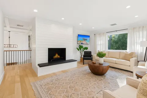 $2,295,000 | 6 Atterbury Road, Southampton, NY 11968