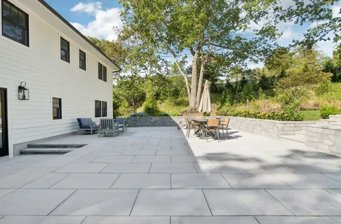 $2,295,000 | 6 Atterbury Road, Southampton, NY 11968