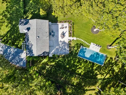 $2,295,000 | 6 Atterbury Road, Southampton, NY 11968