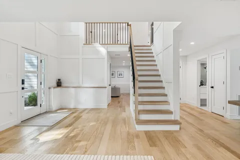 $2,295,000 | 6 Atterbury Road, Southampton, NY 11968