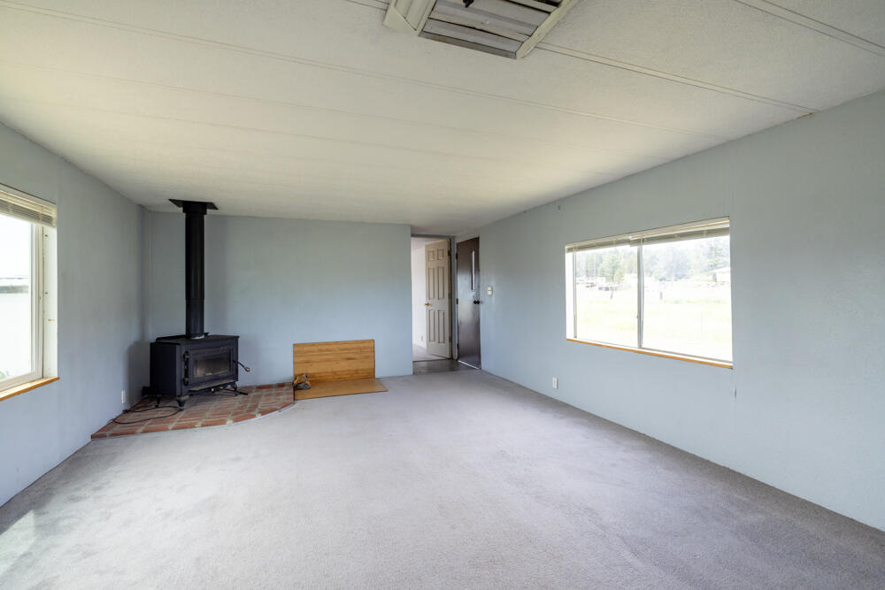 26826 Modoc Street Chiloquin, OR 97624 - Photo 11 of 56 0010