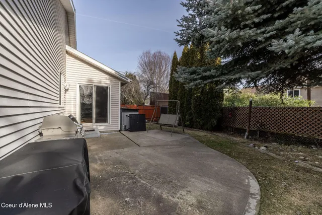 $525,000 | 1066 East Ezra Avenue, Hayden, ID 83835