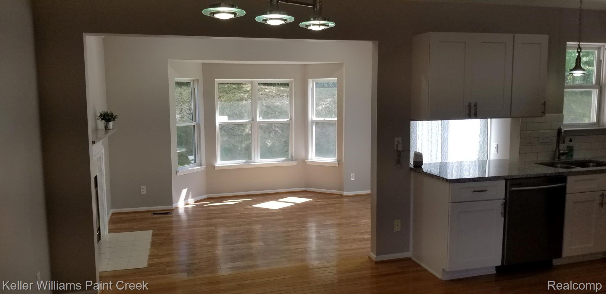 102 Eagle Ridge Road Lake Orion, MI 48360 - Photo 18 of 24 Dining Room (2).jpg