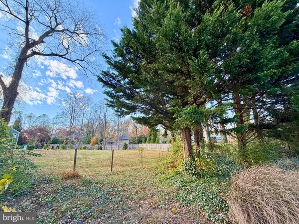 $999,900 | 6570 Fallwind Lane, Bethesda, MD 20817