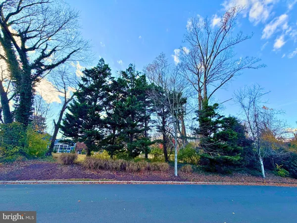 $999,900 | 6570 Fallwind Lane, Bethesda, MD 20817