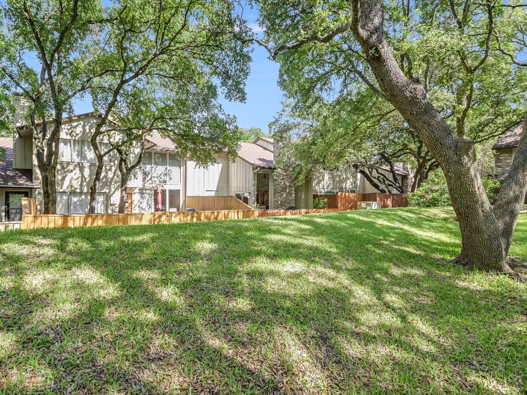 8314 Bent Tree Road Austin, TX 78759 - Photo 15 of 15 View of green lawn