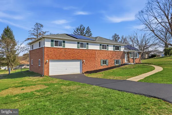 $419,900 | 2893 Sunset Drive, Dallastown, PA 17313