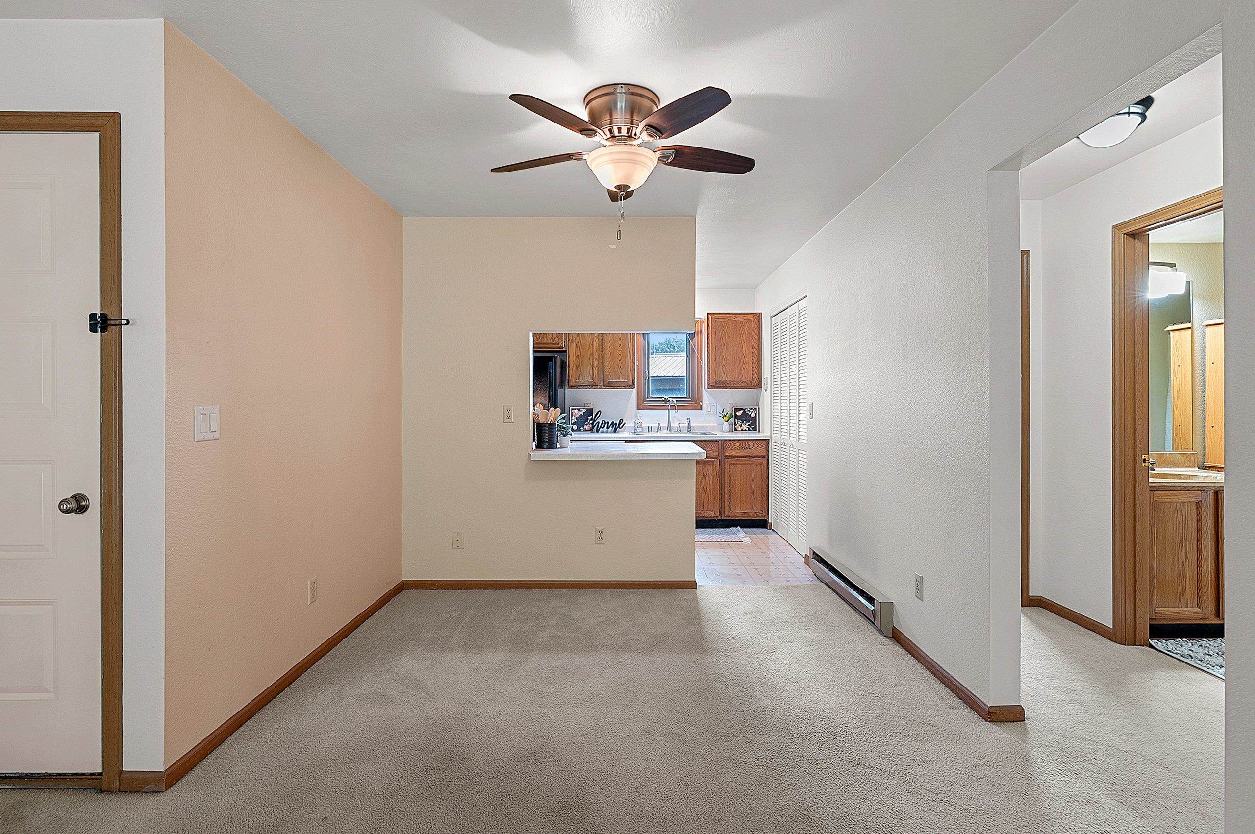 288 North Campbell Road, Unit B Oshkosh, WI 54902 - Photo 13 of 39