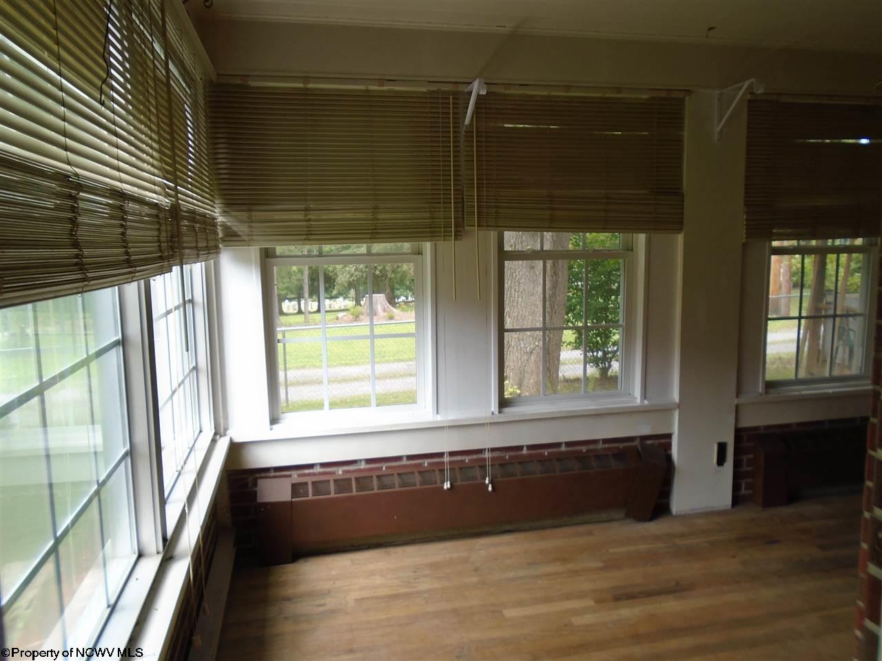 44 Church Street Reedsville, WV 26547 - Photo 2 of 17 Gallery Image 2
