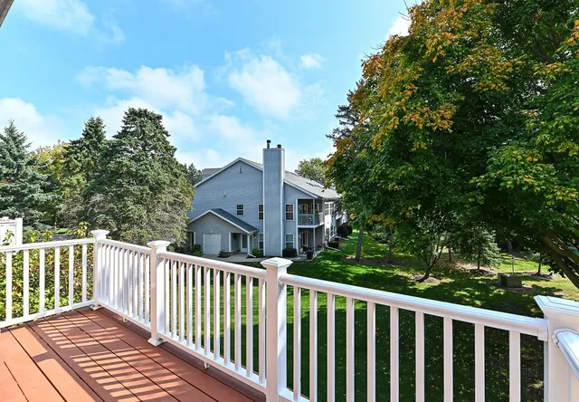 $199,900 | 157 Linden Lane, Unit 8, Thiensville, WI 53092