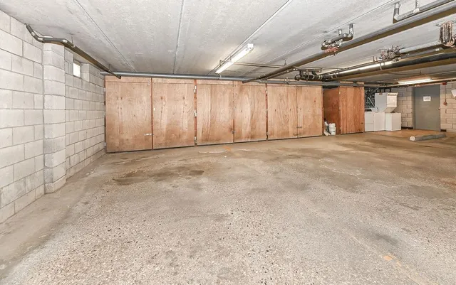 $199,900 | 157 Linden Lane, Unit 8, Thiensville, WI 53092