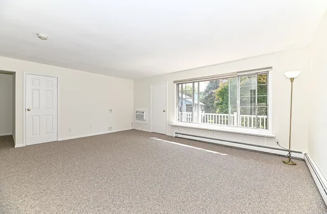 $199,900 | 157 Linden Lane, Unit 8, Thiensville, WI 53092