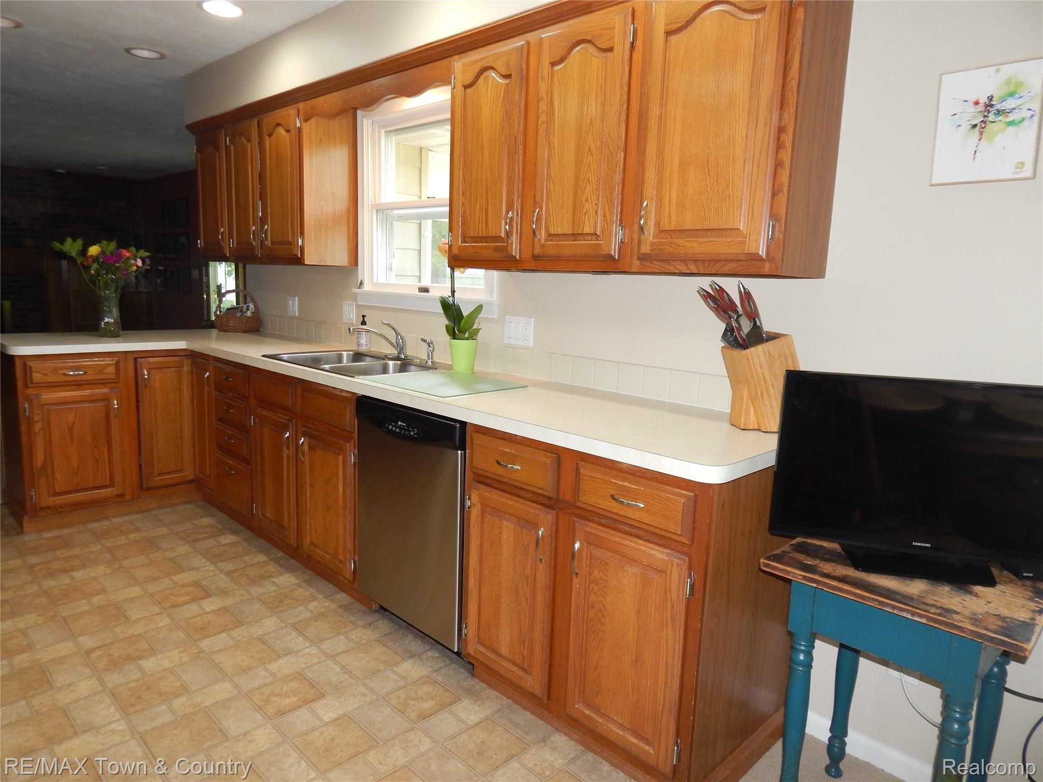 7307 Coldwater Road Flushing, MI 48433 - Photo 13 of 49 DSCN1350.JPG