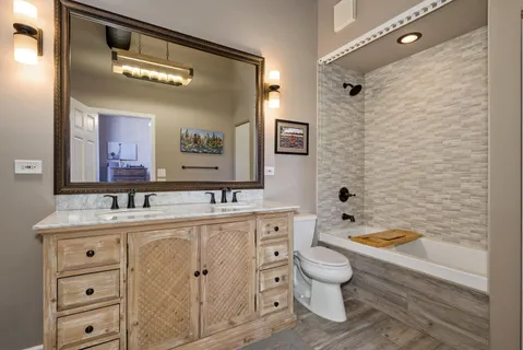 $700,000 | 17 North Loomis Street, Unit 1F, Chicago, IL 60607