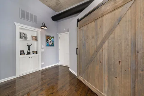 $700,000 | 17 North Loomis Street, Unit 1F, Chicago, IL 60607