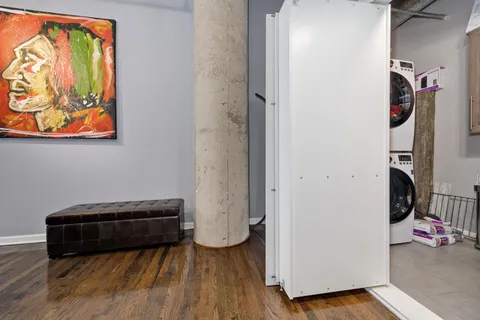 $700,000 | 17 North Loomis Street, Unit 1F, Chicago, IL 60607