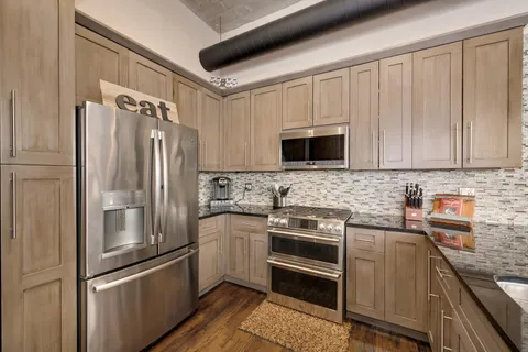 $700,000 | 17 North Loomis Street, Unit 1F, Chicago, IL 60607