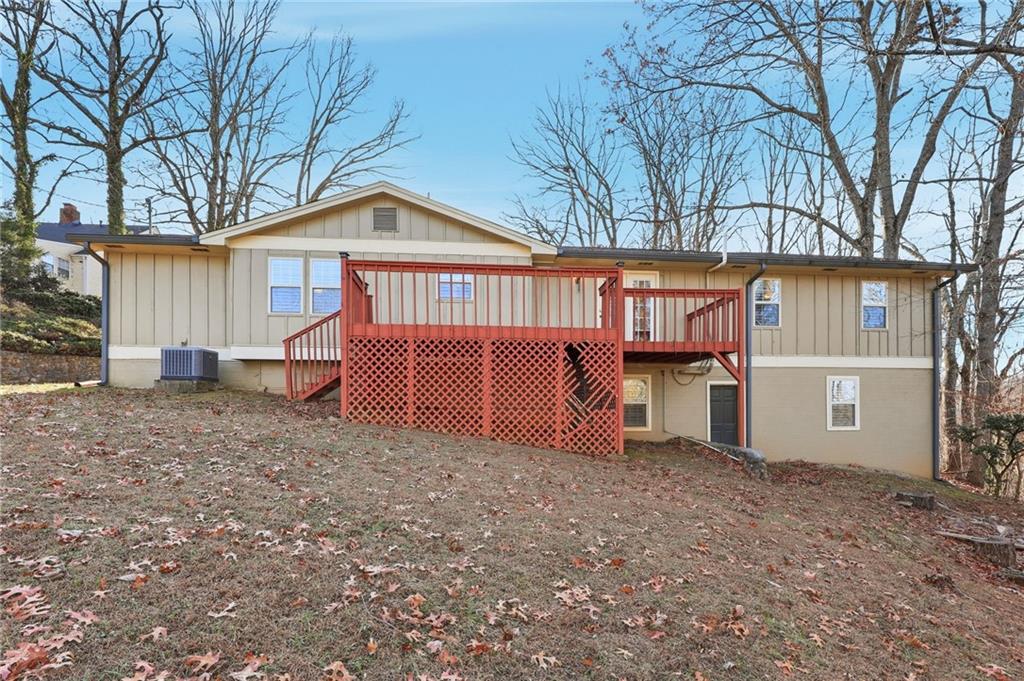 2224 Colonial Drive Gainesville, GA 30501 - Photo 5 of 40 a backyard of a house with shaded area