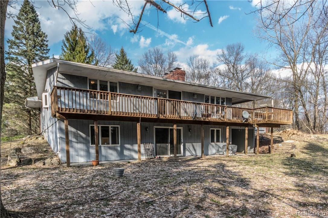 11180 Newman Road Brighton, MI 48114 - Photo 40 of 45 South Side Back.jpg