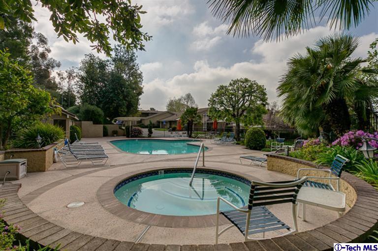 2041 Rosemont Avenue, Unit 2 Pasadena, CA 91103 - Photo 14 of 18 an outdoor sitting area with furniture