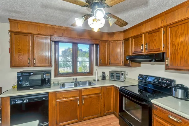 $360,000 | 212 Poplar Street, Chicopee, MA 01013