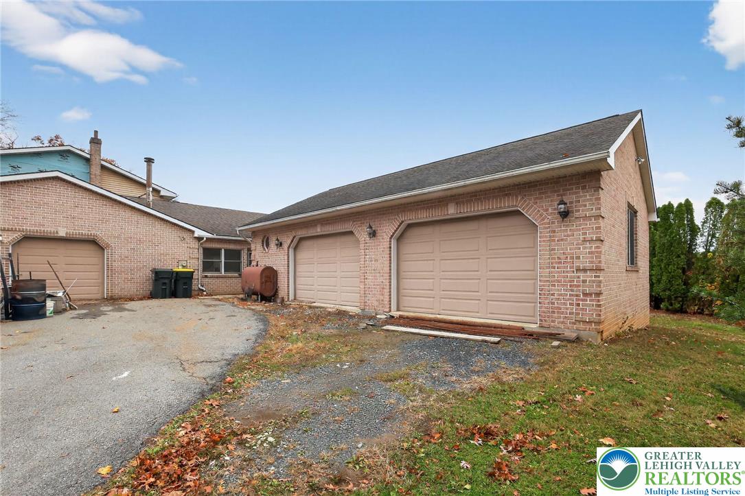 6594 Memorial Road Germansville, PA 18053 - Photo 5 of 49 40x26 all brick detached garage