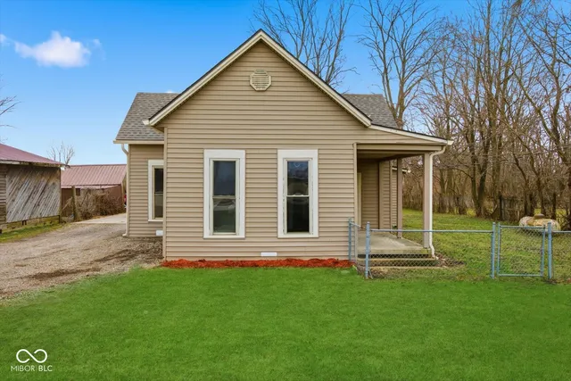 $175,000 | 2407 West Flat Rock Road, Flat Rock, IN 47234