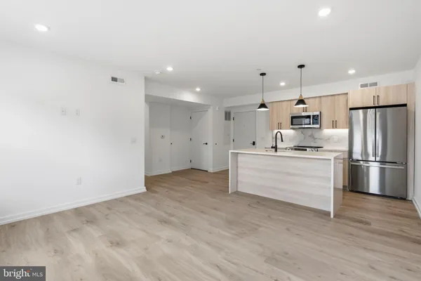 $2,050 | 209 New Street, Unit 5F, Philadelphia, PA 19106