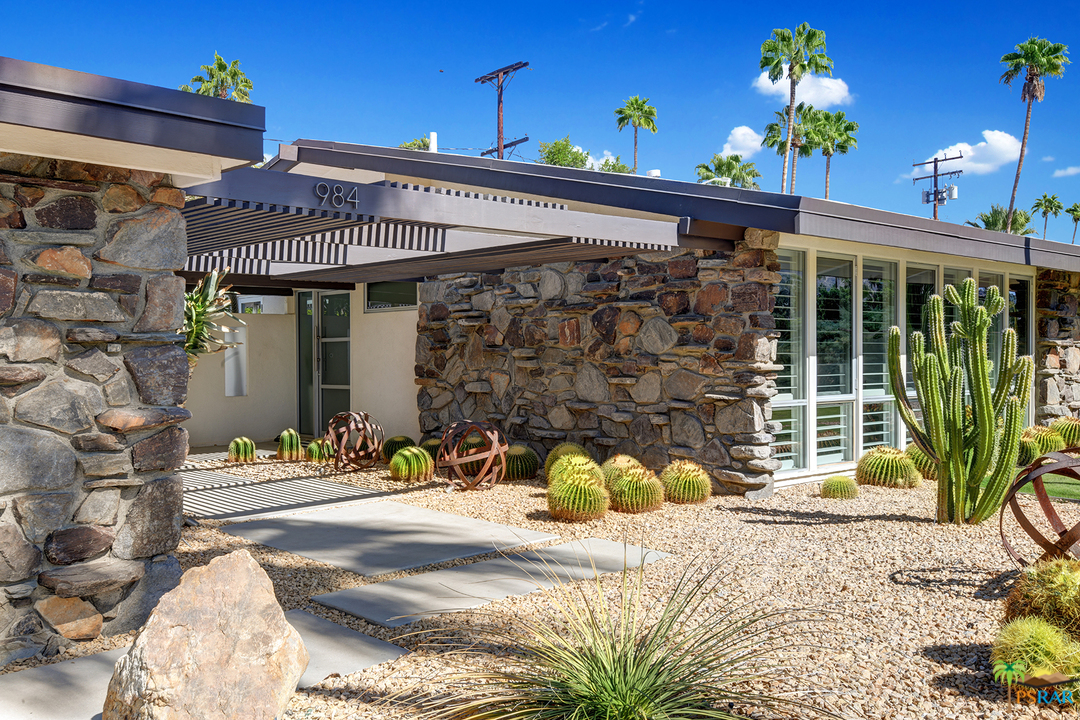 984 East La Jolla Road Palm Springs, CA 92264 - Photo 3 of 53 a front view of a house