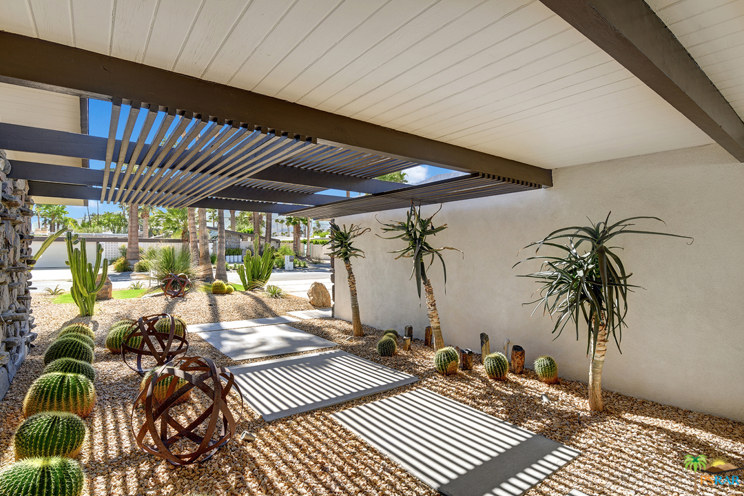 984 East La Jolla Road Palm Springs, CA 92264 - Photo 5 of 53 a view of outdoor space