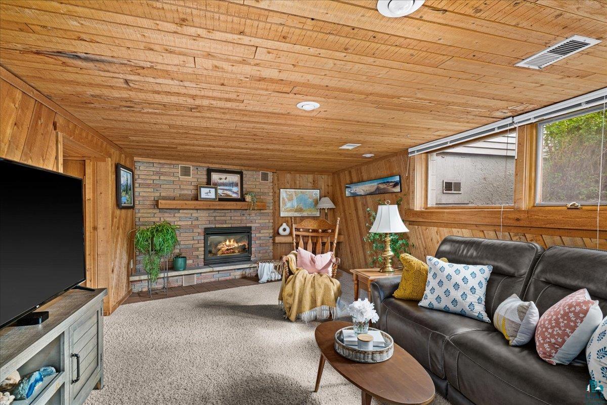 1947 Hartley Road Duluth, MN 55803 - Photo 34 of 42 Gallery Image 34
