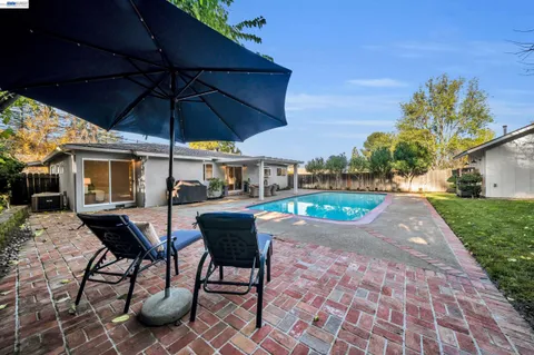 $1,395,000 | 2421 Mallard Drive, Walnut Creek, CA 94597