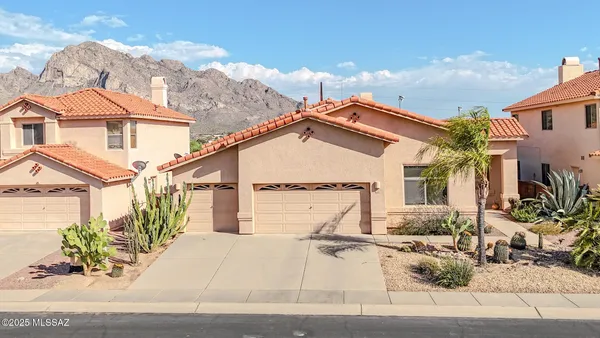 $469,000 | 601 West Sendero Claro, Tucson, AZ 85737