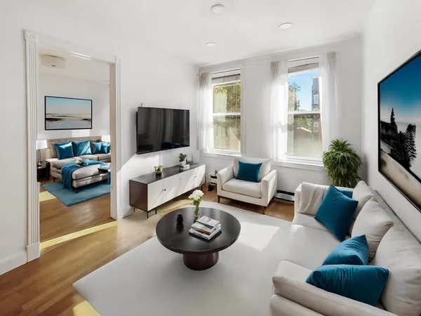 $2,500 | 166 Cottage Street, Unit 3, Boston, MA 02128