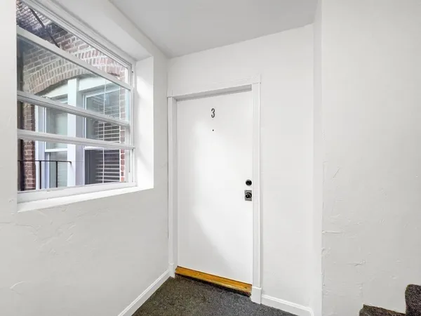 $2,500 | 166 Cottage Street, Unit 3, Boston, MA 02128
