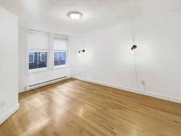 $2,500 | 166 Cottage Street, Unit 3, Boston, MA 02128