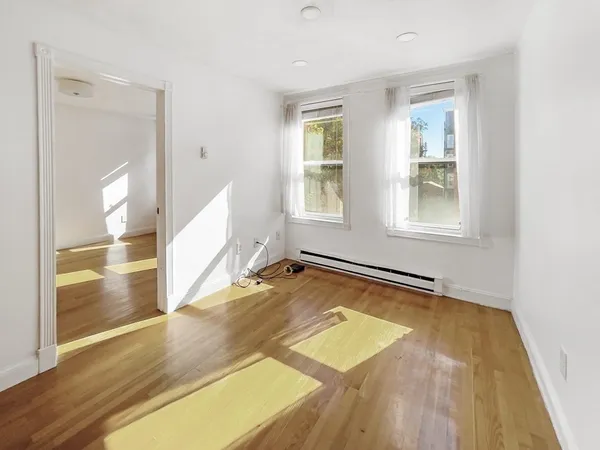 $2,500 | 166 Cottage Street, Unit 3, Boston, MA 02128