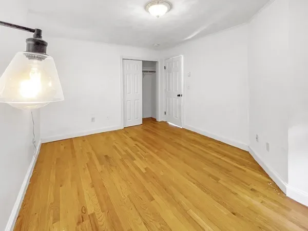 $2,500 | 166 Cottage Street, Unit 3, Boston, MA 02128