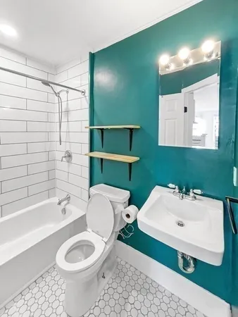 $2,500 | 166 Cottage Street, Unit 3, Boston, MA 02128