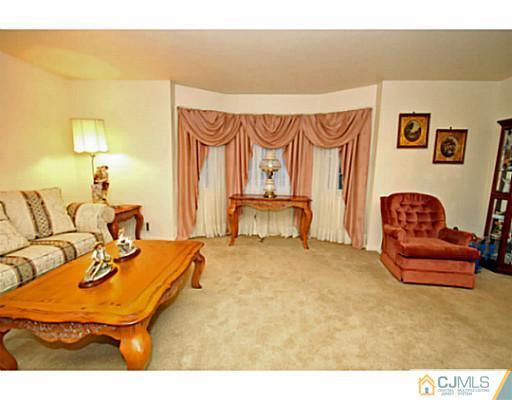 226 Colfax Road North Brunswick, NJ 08902 - Photo 12 of 24 Gallery Image 12