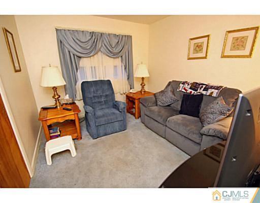 226 Colfax Road North Brunswick, NJ 08902 - Photo 19 of 24 Gallery Image 19