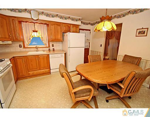 226 Colfax Road North Brunswick, NJ 08902 - Photo 4 of 24 Gallery Image 4